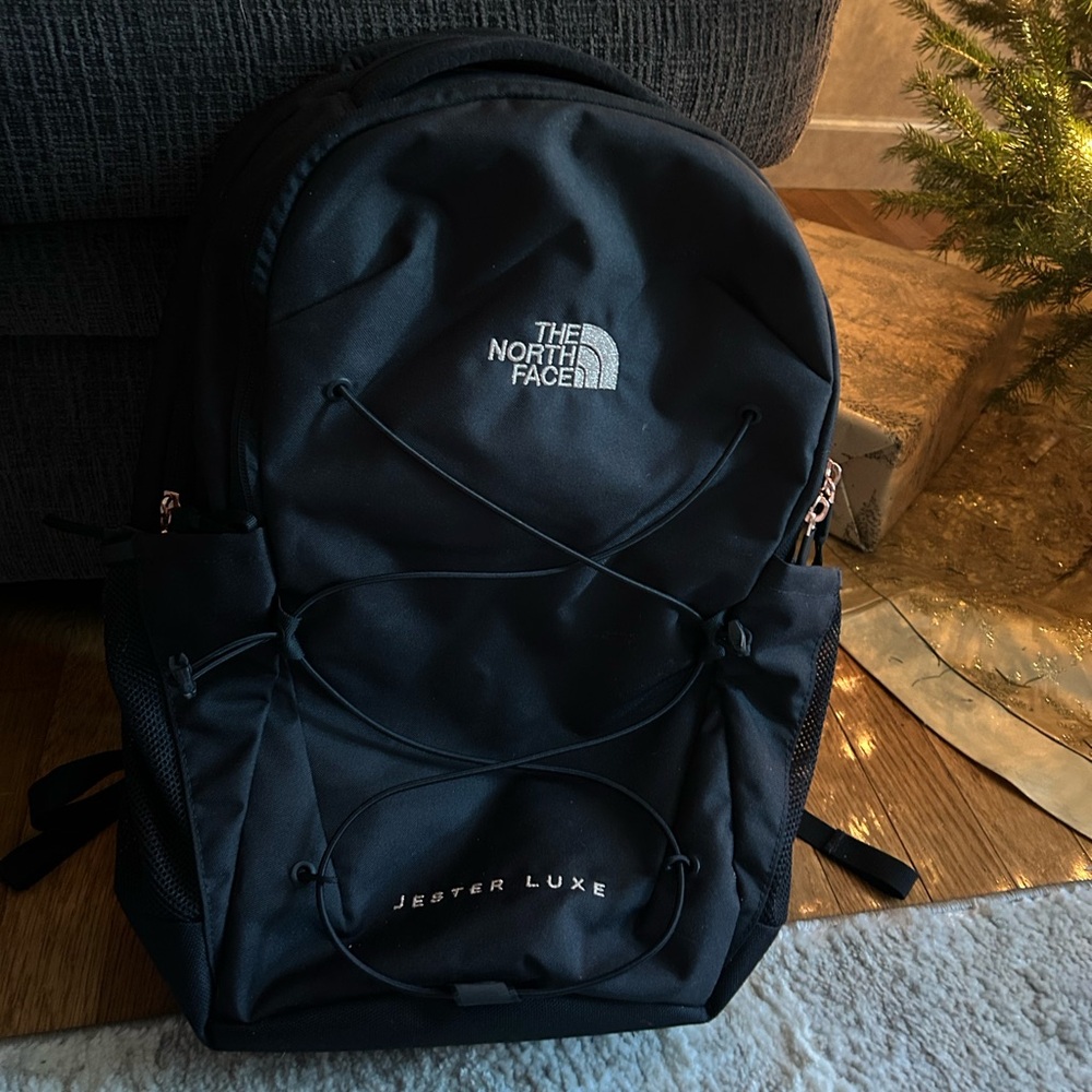 The North Face Jester Luxe Backpack in Black/rose gold